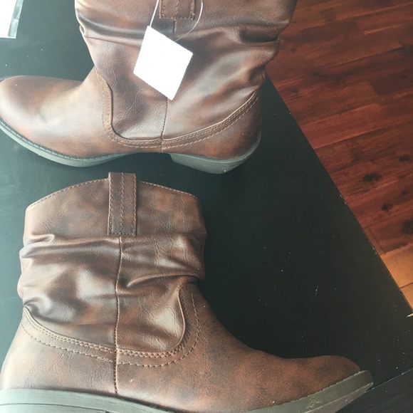 Cute Brown Leather Ankle Boots - Picture 2 of 4